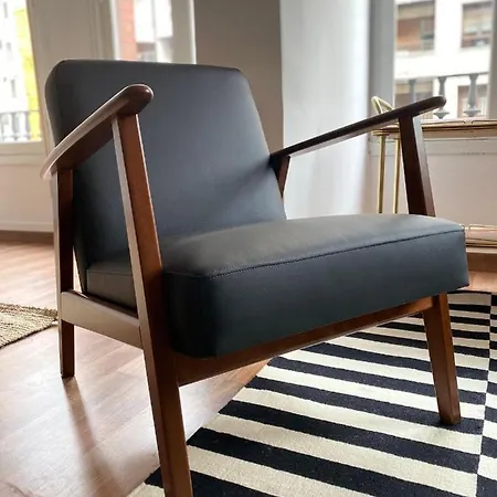 Hihome Uria بيت شباب اوفيدو