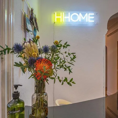 Hihome Uria بيت شباب اوفيدو