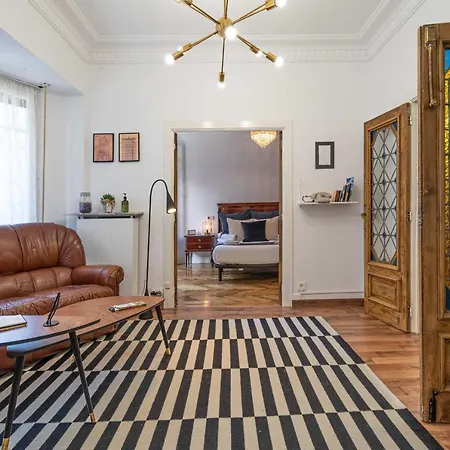 Hihome Uria بيت شباب