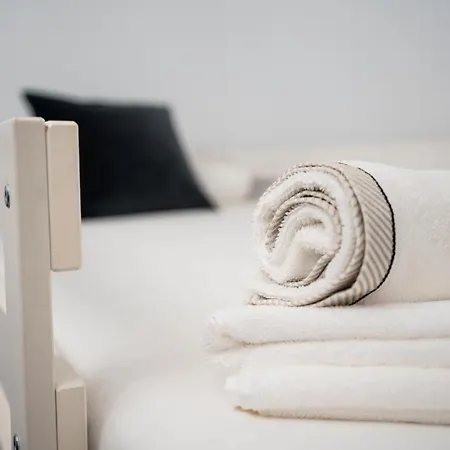 Hihome Uria اوفيدو