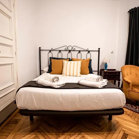 Hihome Uria بيت شباب اوفيدو