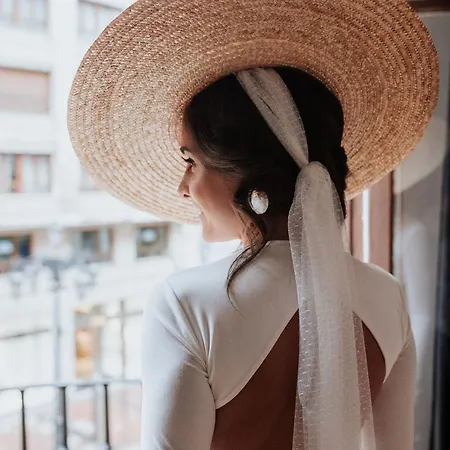 Hihome Uria بيت شباب