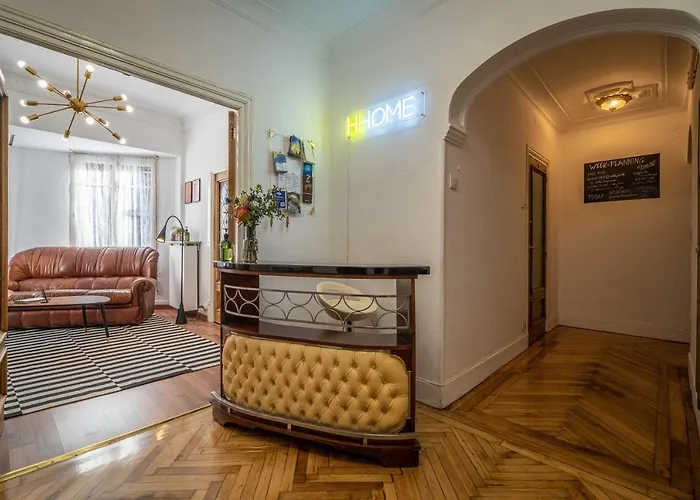 Hihome Uria Hostel *